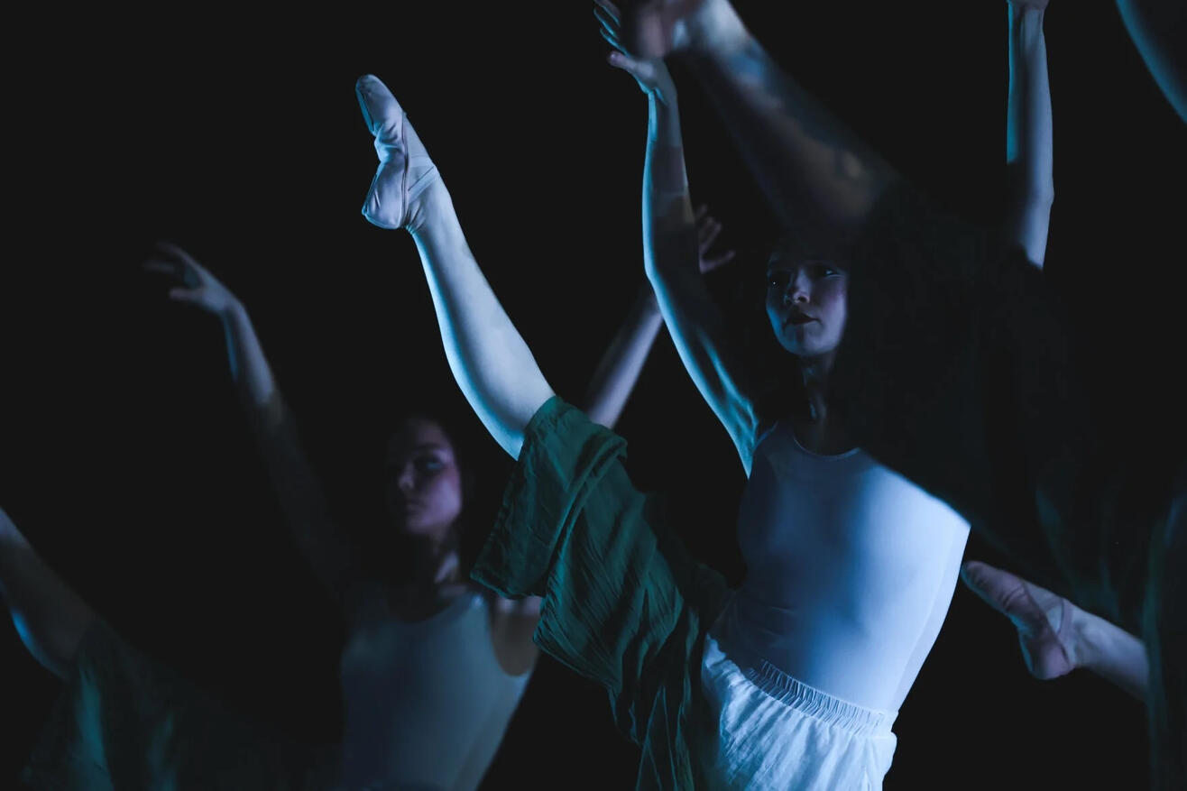 the soft etches of time, choreography by Colleen Barnes