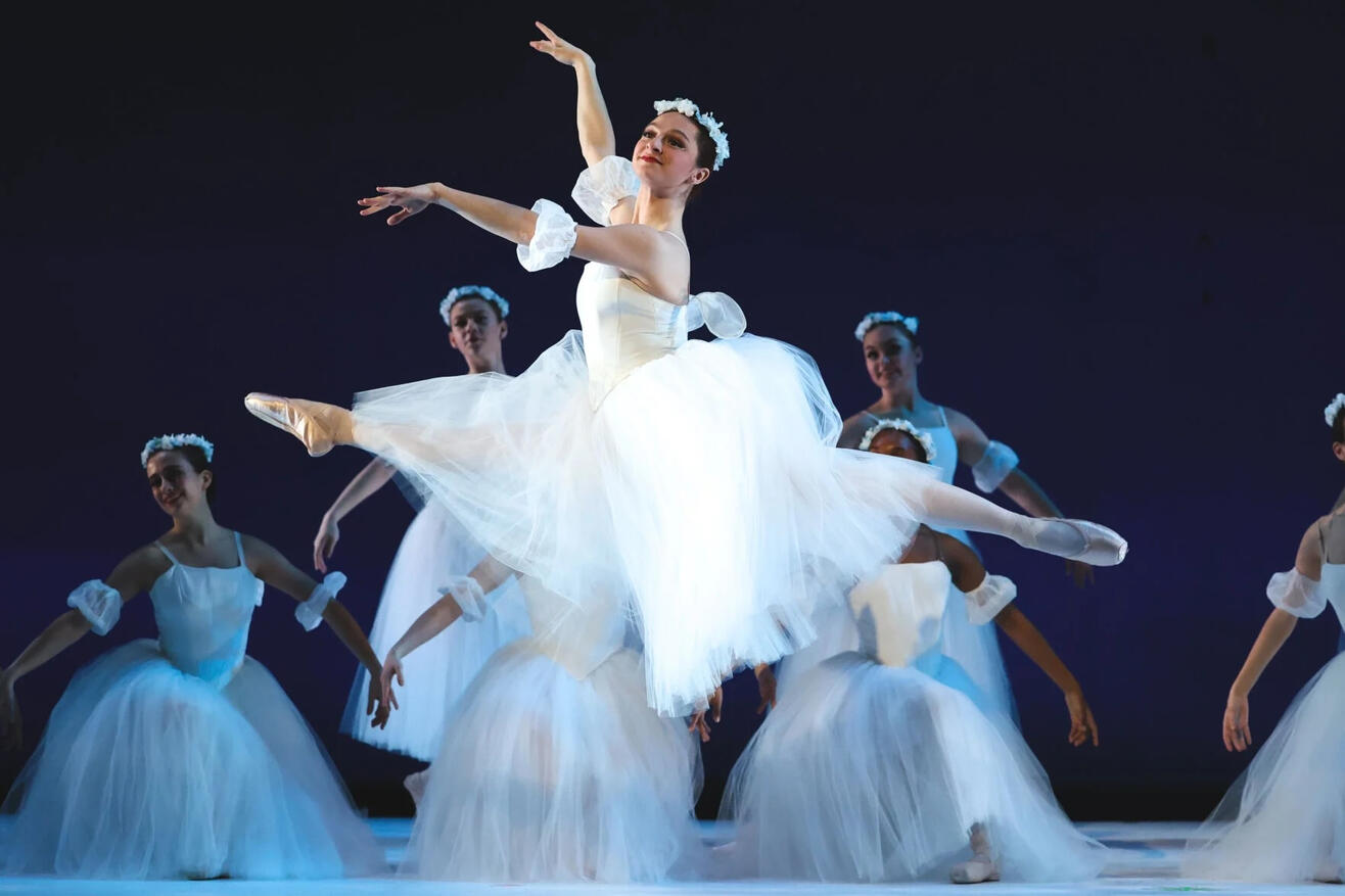 Les Sylphides, original choreography by Mikhail Fokine, restaged by Deirdre Carberry